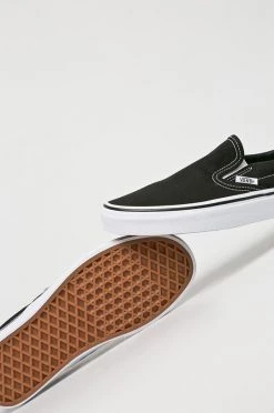 Γυναικεία Χαμηλά Vans - Πάνινα παπούτσια Classic Slip-On μαύρο -Vans Κατάστημα unnamed file 1514