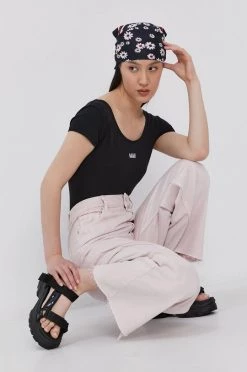 Γυναικεία Αμάνικος Μπλουζάκι Vans χρώμα: μαύρο